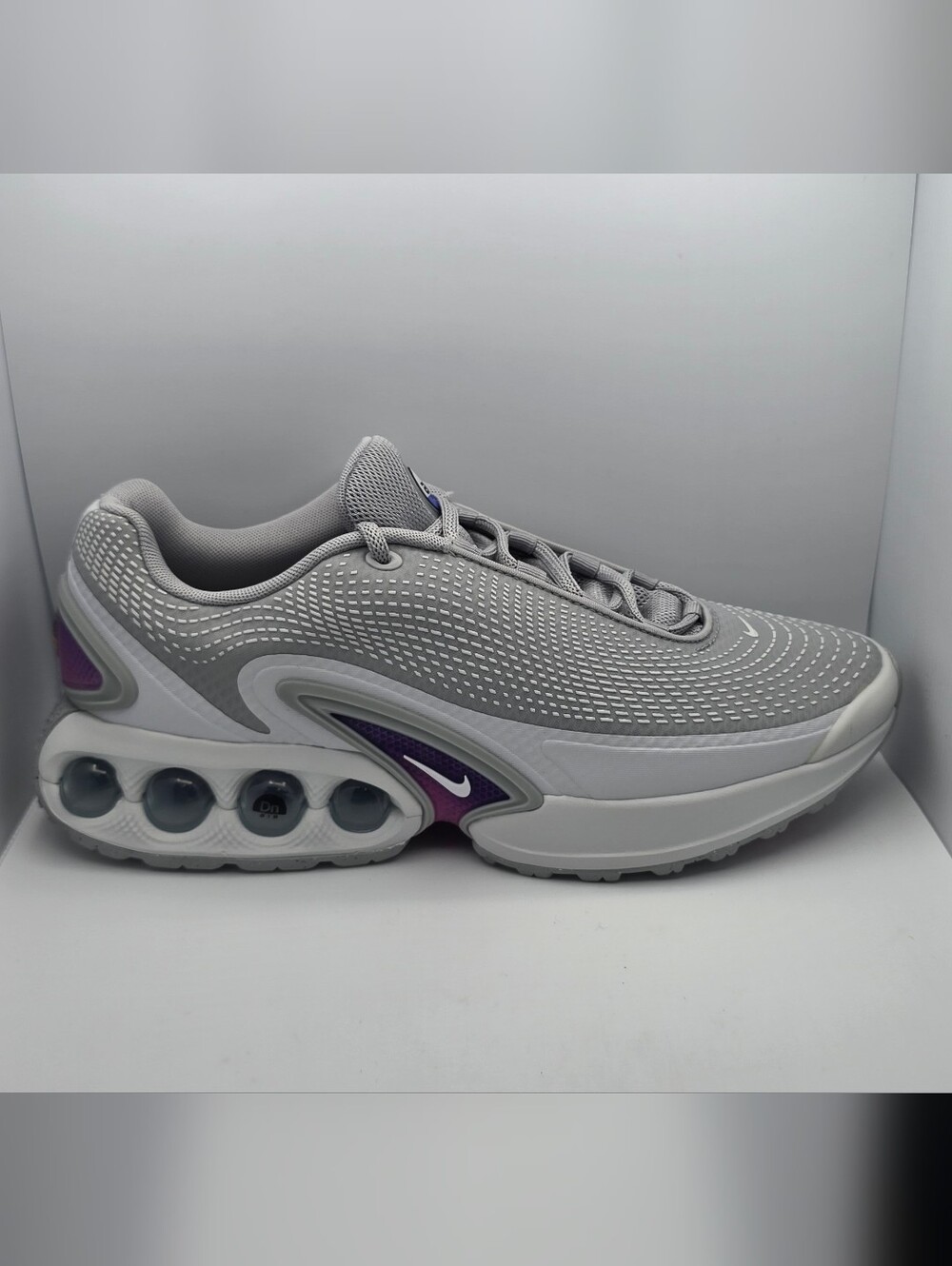 Nike Air Max DN Men's 9.5 Women's 11